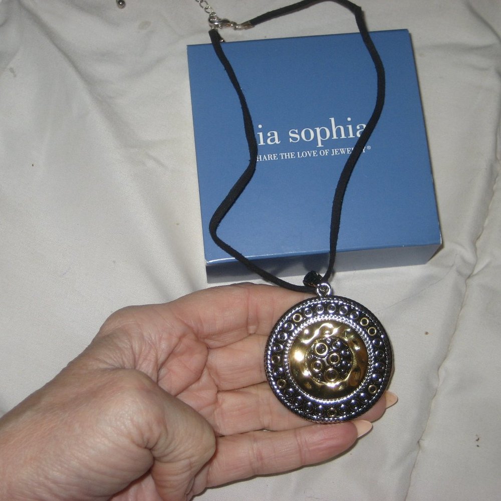 LIA SOPHIA HAMMERED CIRCLE PENDANT CORD CHAIN NECKLACE